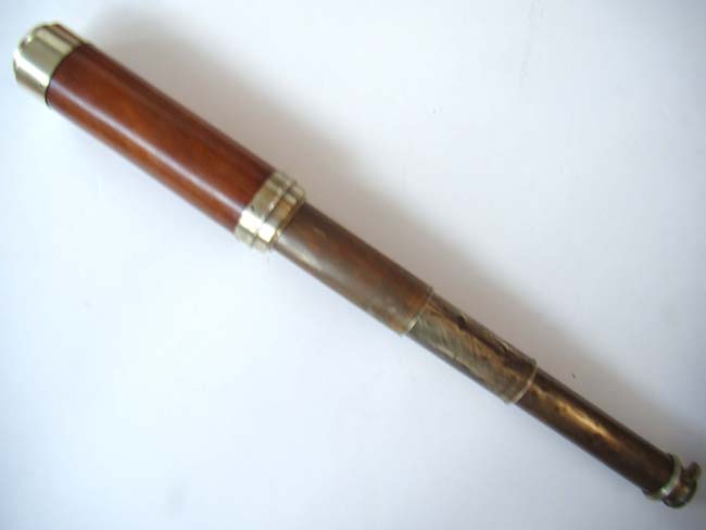 A fine Antique English three-draw Telescope by William Harris & Co., London 1813-1839 — image 2